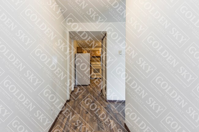 Photo - 304 W 6th St