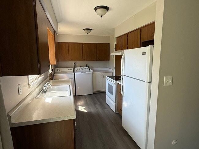 Photo - 1744 Desoto Ln