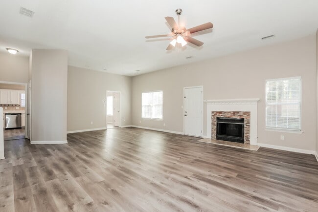 Photo - 7078 Shore Rd