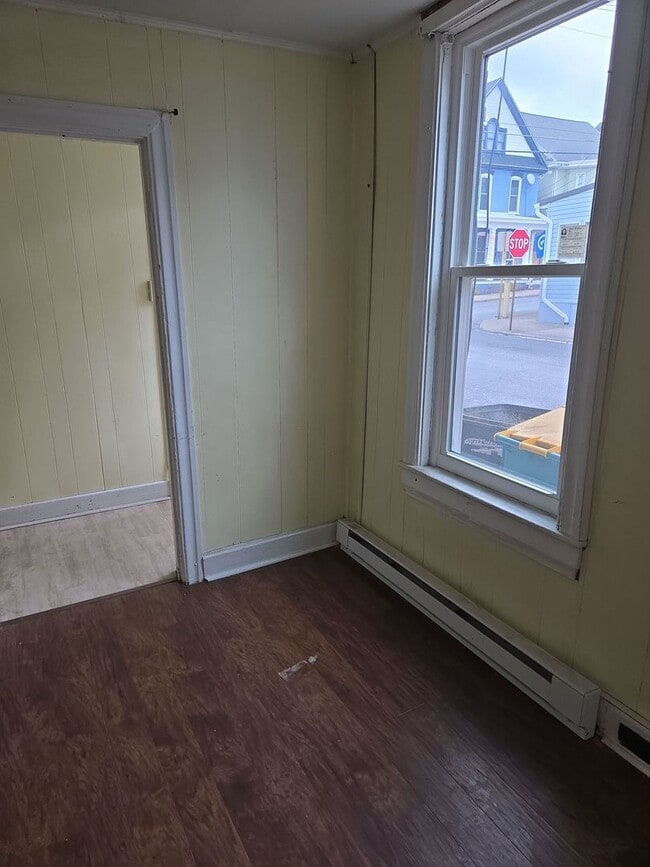 Photo - 2-12 Philadelphia Ave Unidad 4