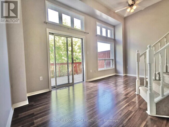 Photo - 380 Riddell Ct