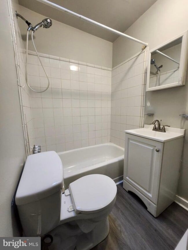 408 W 30th St Unidad 2