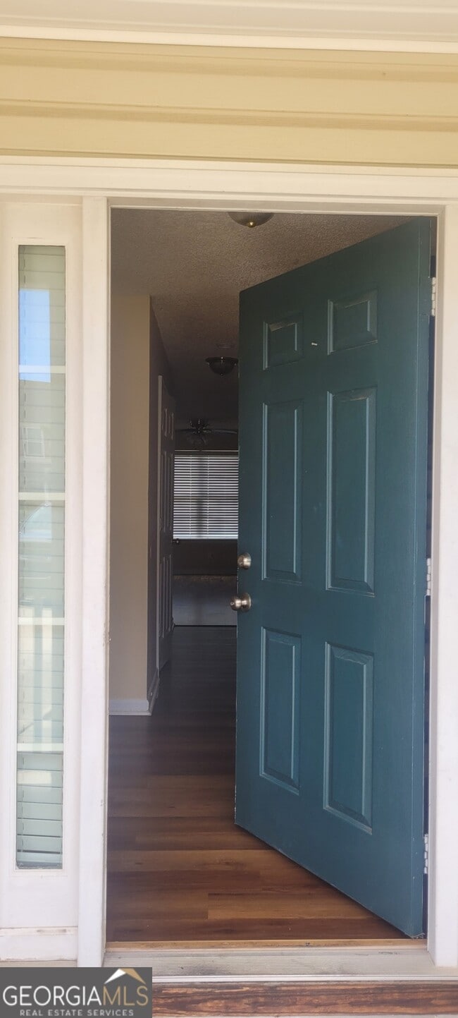 Photo - 7102 Georges Way