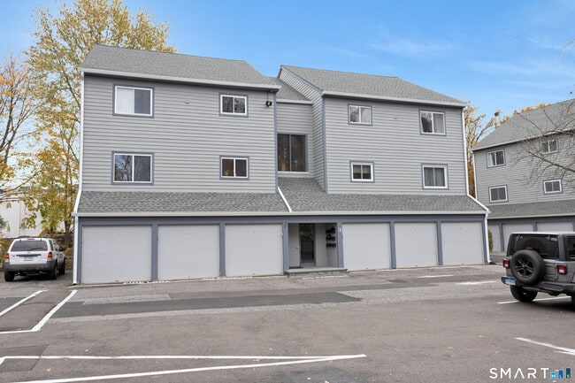 Photo - 267 W Cedar St