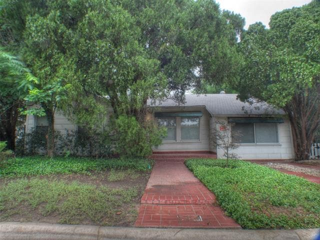 Building Photo - 409 Jagoe St
