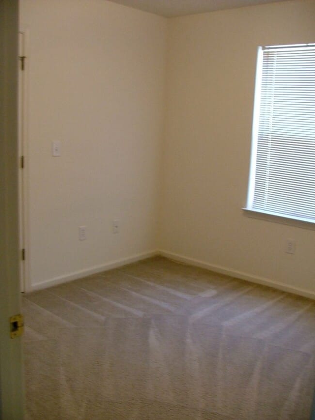 Photo - 100 Springwood Ln