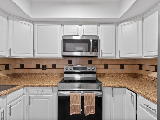 Photo - 4025 Village Dr