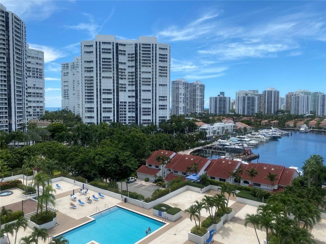 Photo - 3640 Yacht Club Dr Unidad 1009