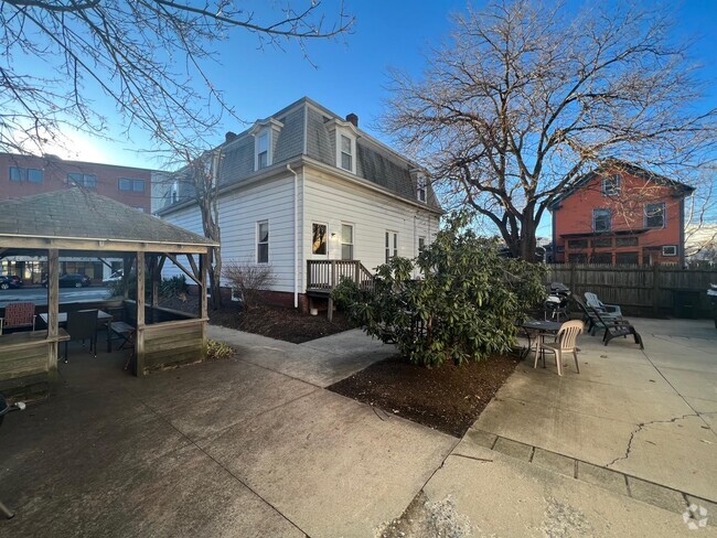 Building Photo - 20 Park Ave Unit #Rear Rental