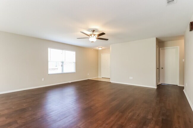 Photo - 3132 Middleview Rd