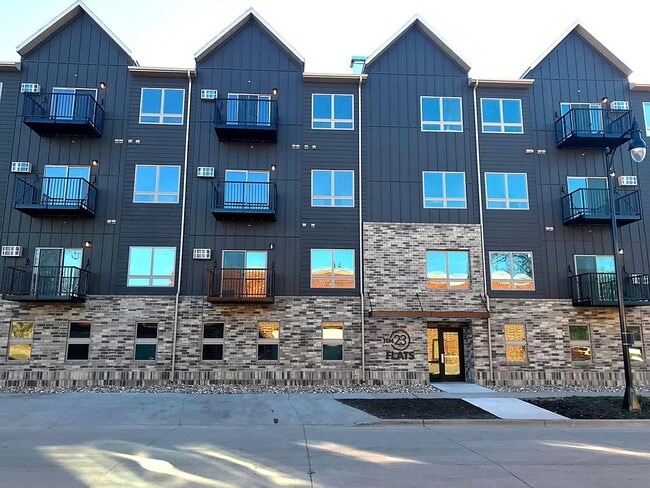 Building Photo - 1023 Flats Rental