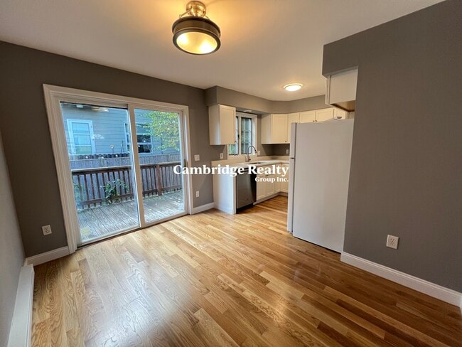Building Photo - 66 Murdock St Unit T