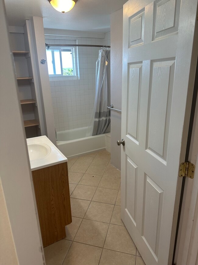 Bathroom - 1876 Palamoi St Unit Upstairs