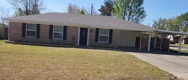 Front of House - 211 Ellen Dr