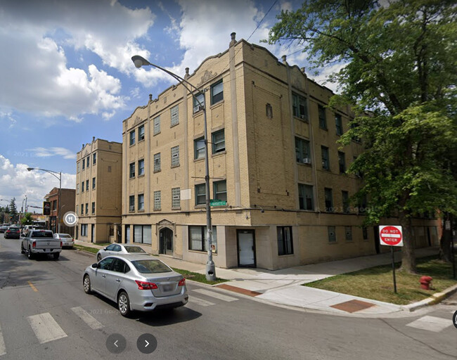 BUILDING - 3140 W Marquette Rd Apartments Unit 2W