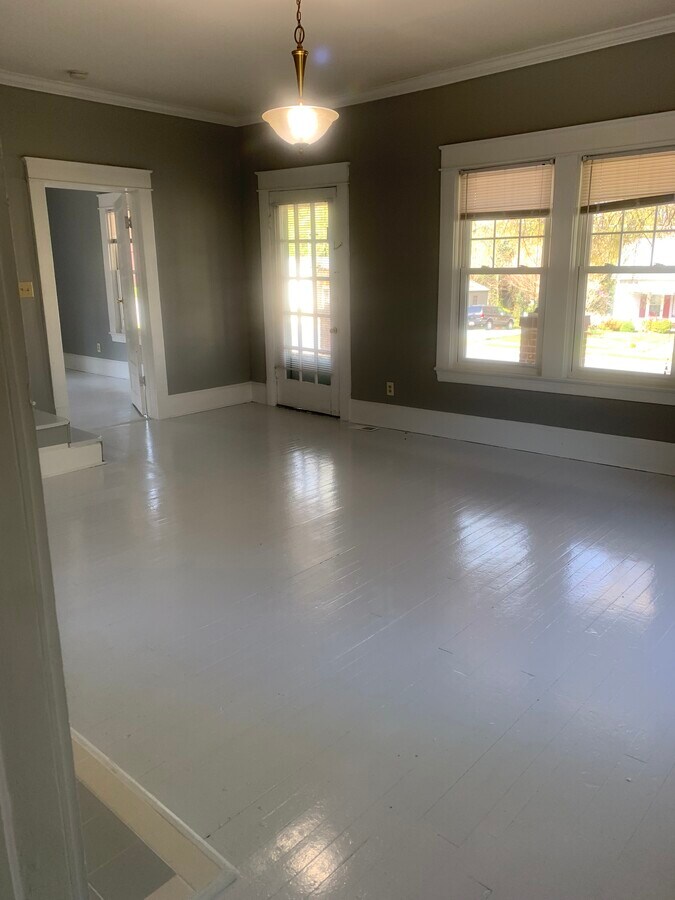 Photo - 518 S Main St