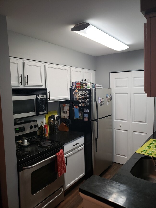 Cocina actualizada - 11710 Olde English Dr Unidad G