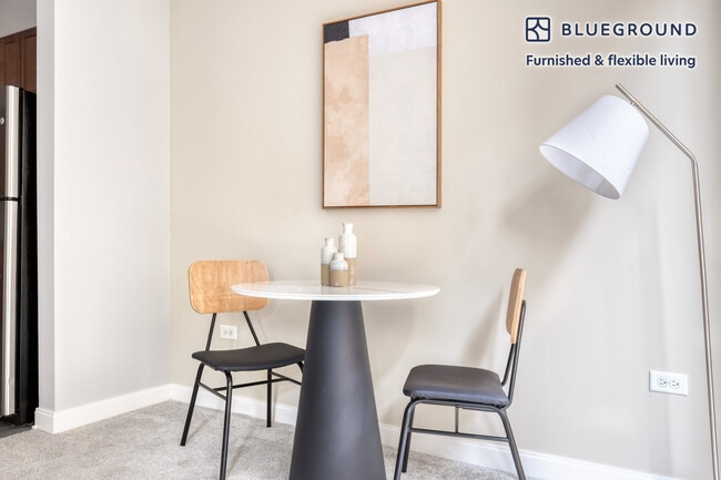 Photo - 210 N Wells St Unit SI FL15-ID634