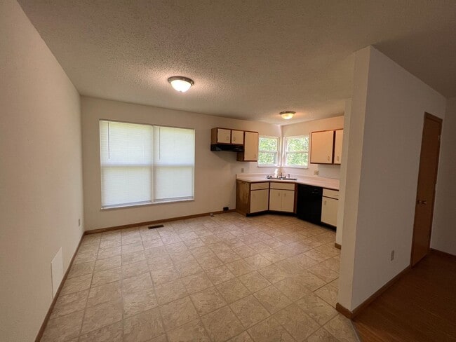 Photo - 4 Bed/1.5 bath Home in Pacific School District