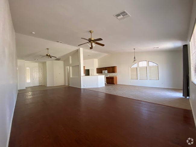 Building Photo - West Carter Rental