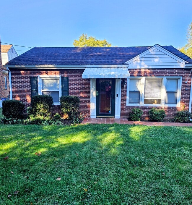 Building Photo - 309 Dalewood Ave