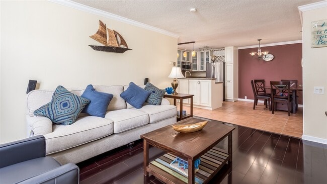 Photo - 1885 Diamond St