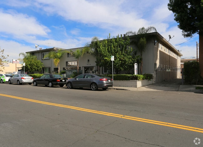 Photo - 5716 Tujunga Ave
