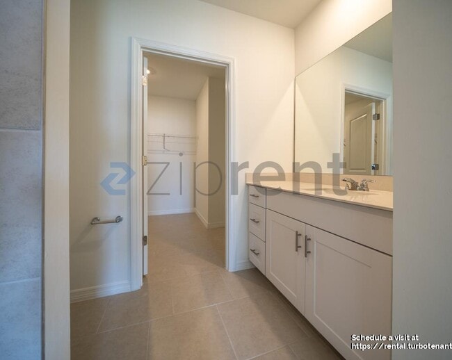 Photo - 19624 Fairhill Ct
