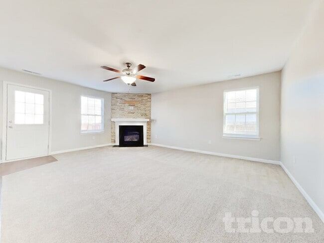 Photo - 42 Folkstone Ct