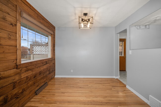 Photo - 6028 N Lincoln St