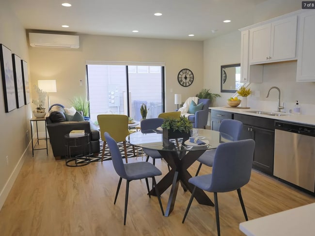 Photo - 1096 E Fairhaven Ave