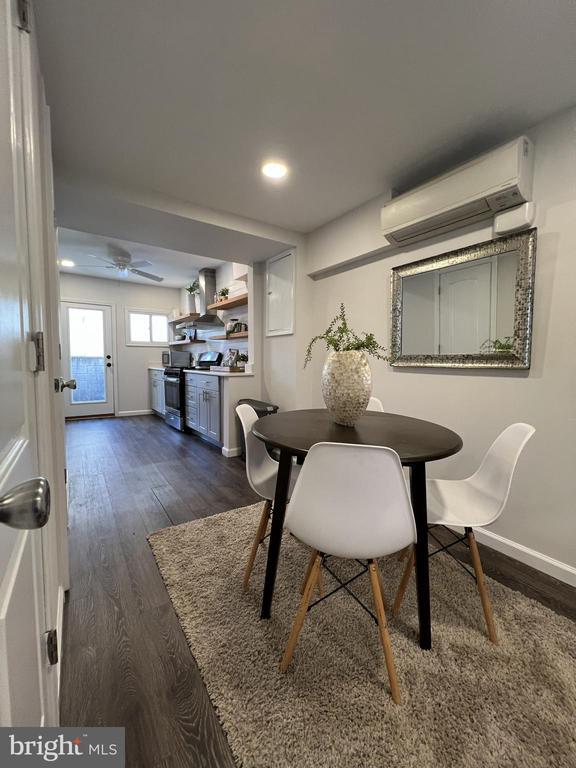 Photo - 324 S Castle St