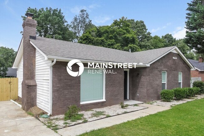 Photo - 3 Bedroom Pet-Friendly Home in CHARLOTTE, NC with Main Street Renewal