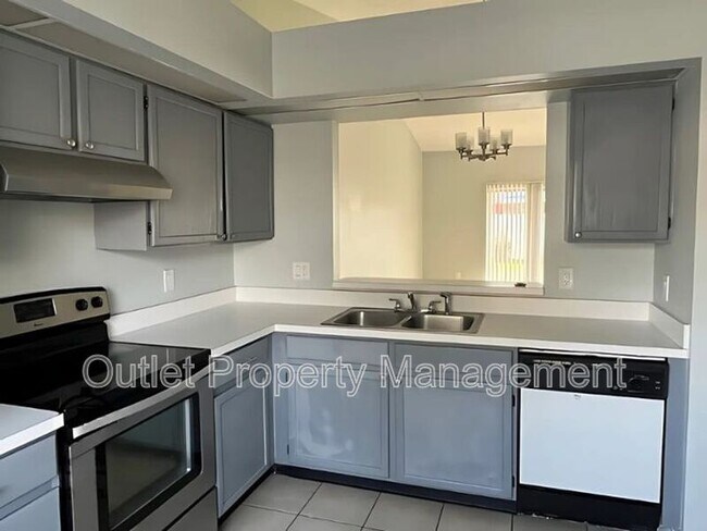 Photo - 14796 Laguna Beach Cir