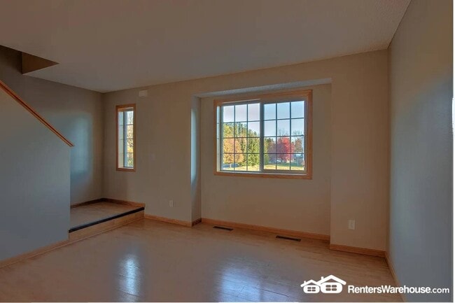 Photo - 109 19th Ave SE