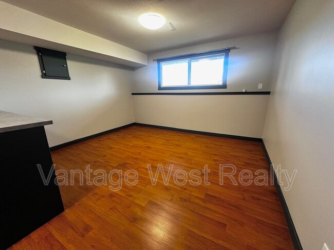697 Belgo Rd