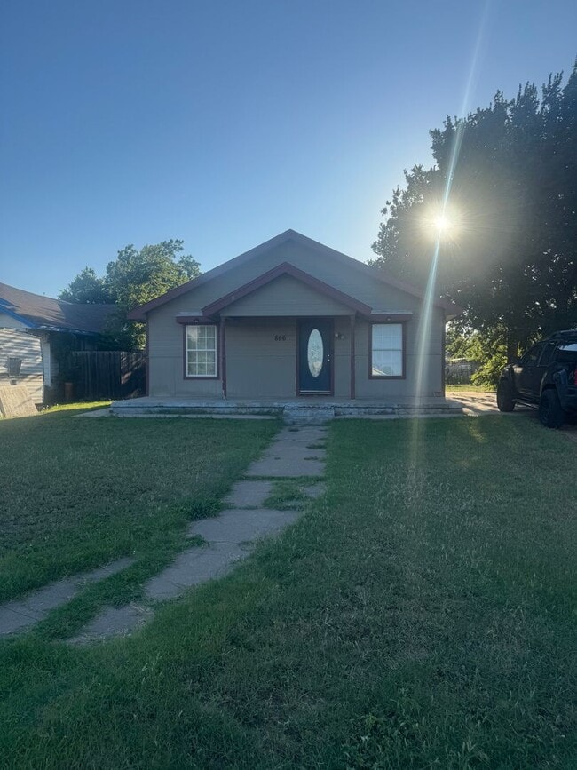 Building Photo - CUTE 2 bedroom Rental