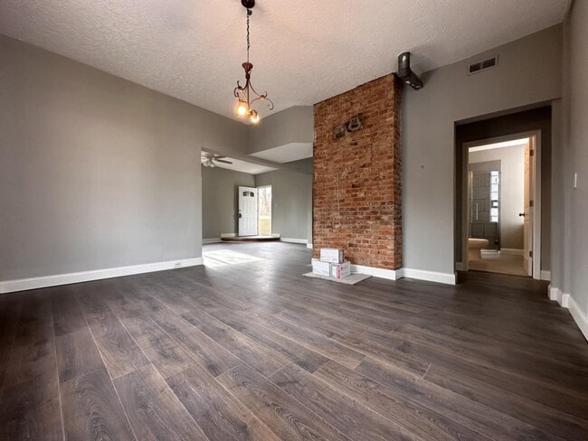 Building Photo - 1325 Lincoln Ave Rental
