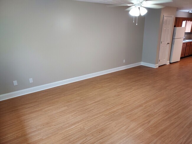 Photo - 120-122 Scotch Ct