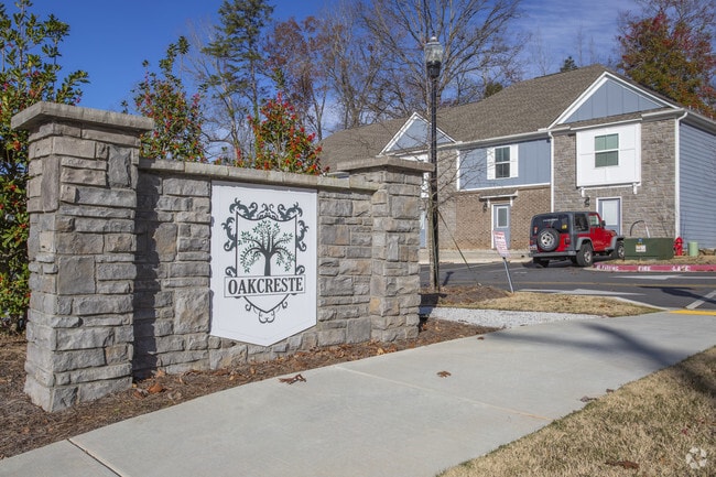 New Community - Oakcreste Rental