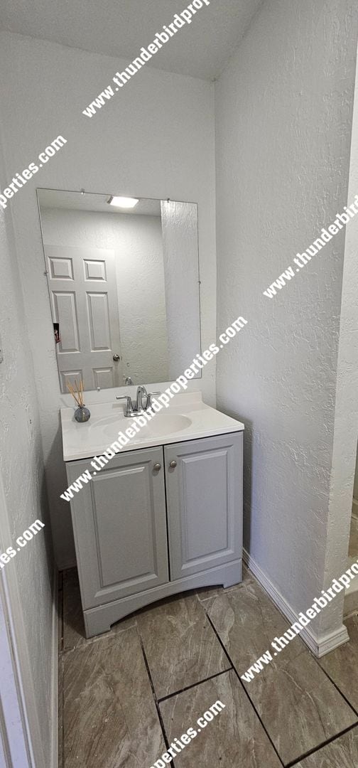 Photo - 534 Charleston St SE Unidad B