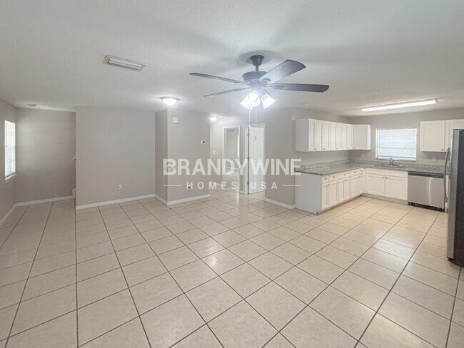 Photo - 803 E Baker St