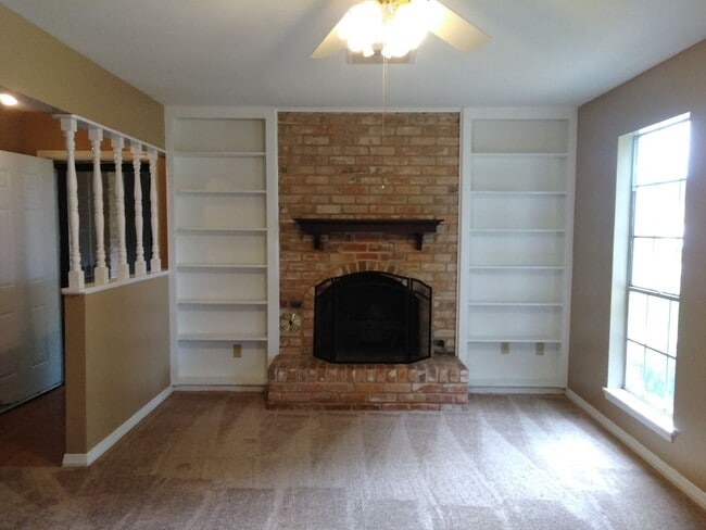 Photo - Village Green Townhouse for Lease!