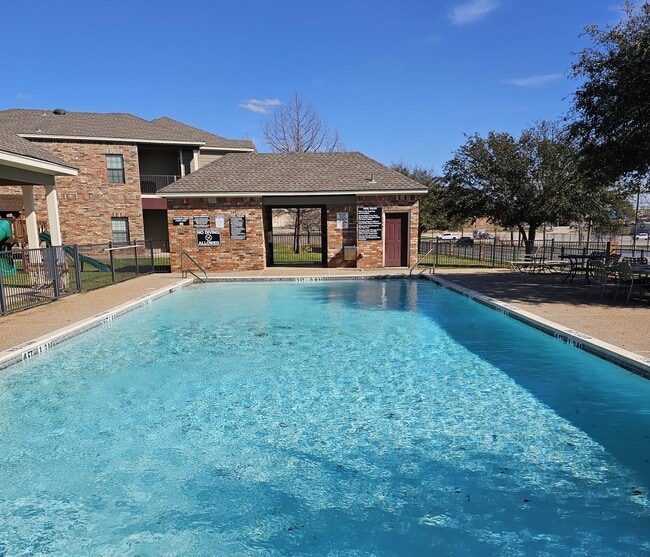 Pool/Sundeck