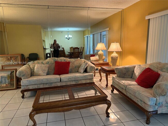 Photo - 9901 NW 9th St Cir Unidad 3-2