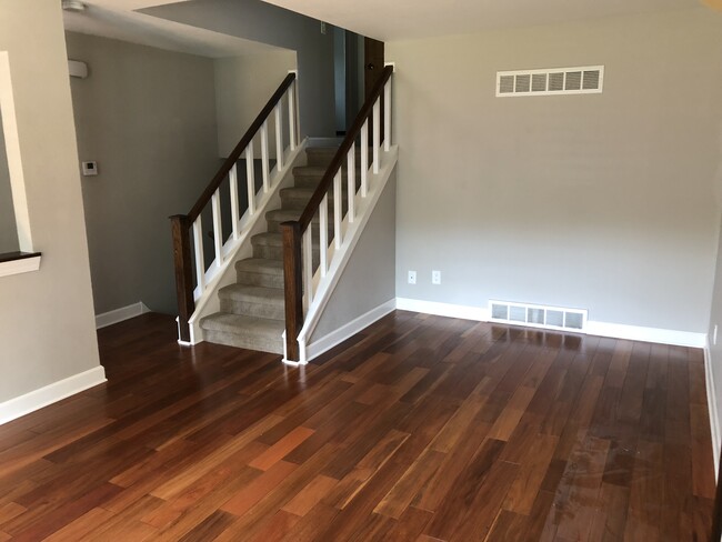 Living Room 21700 - 21700 Mary Lynn Dr Casa Adosada