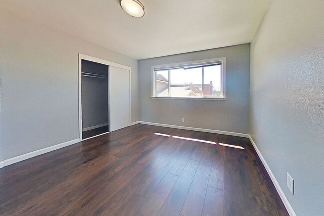 Building Photo - 569 Smalley Ave Unit 1