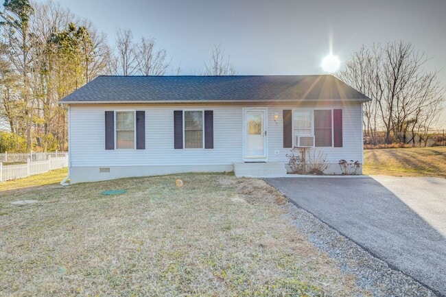Photo - 155 Cove Point Rd