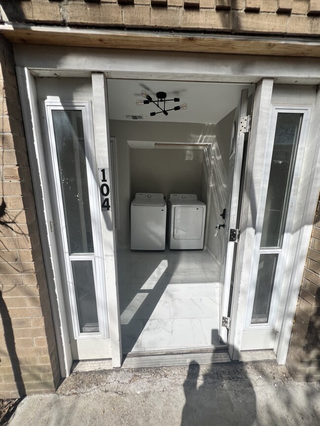 Photo - 7215 Holly Hill Dr