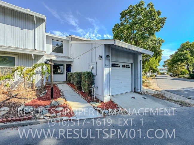 Building Photo - Fantastic Davis!  Two bedroom condo near u...